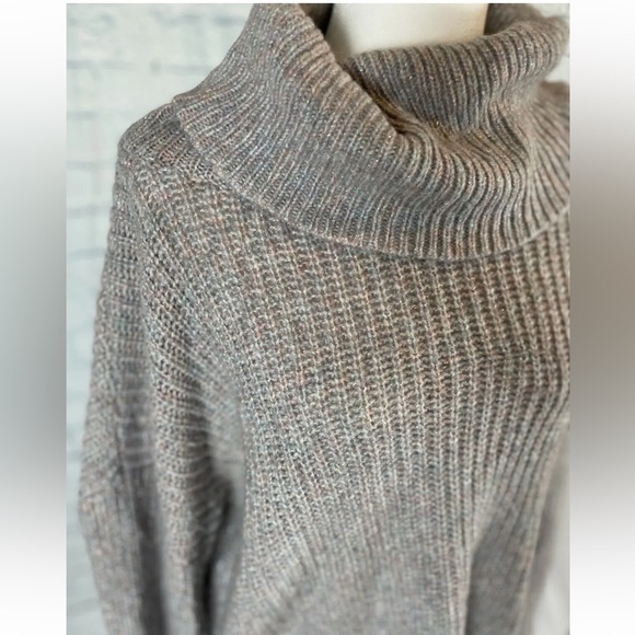 Express Gray Rainbow Metallic Oversized Slouchy Turtleneck Knit Sweater size M‎ - Picture 15 of 15